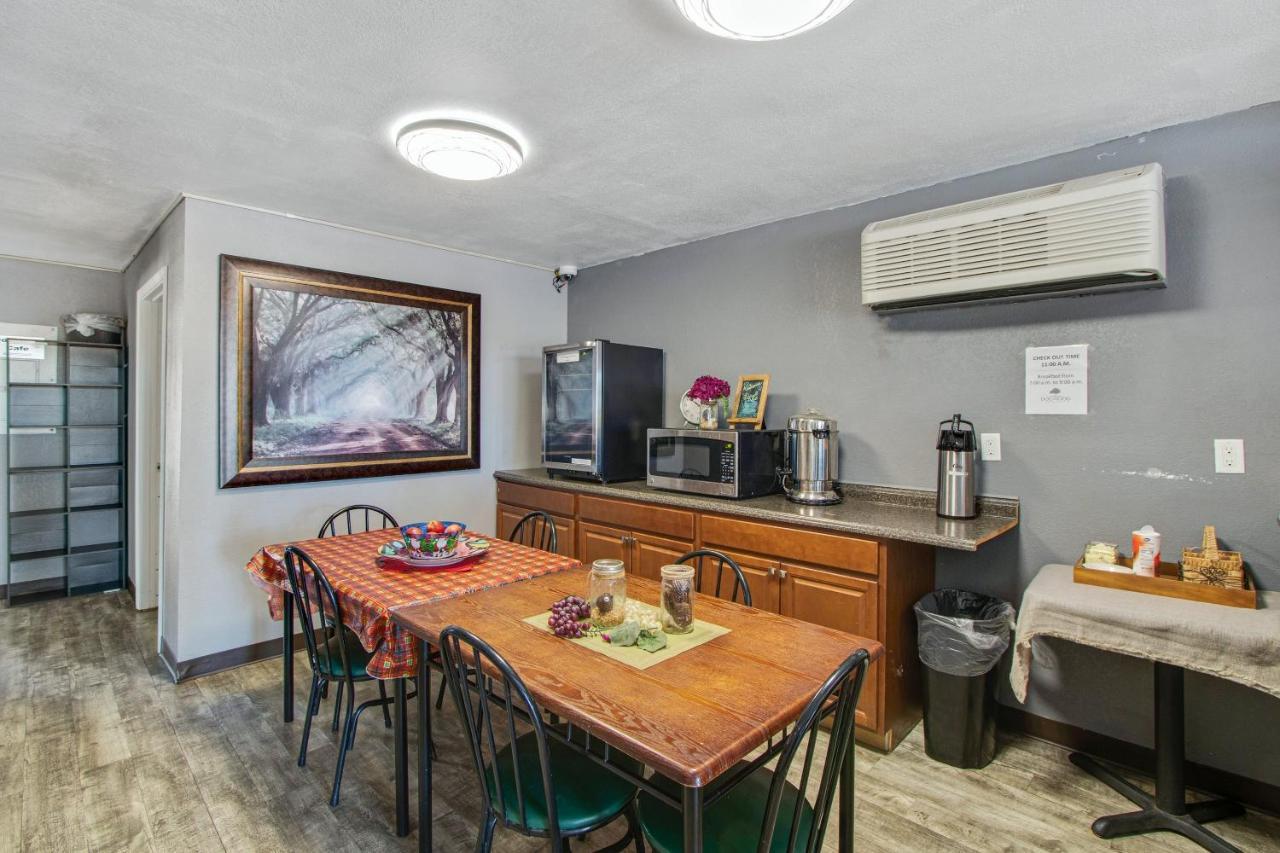 Capital O Hotel Richmond Hill/Savannah Area I-95 エクステリア 写真